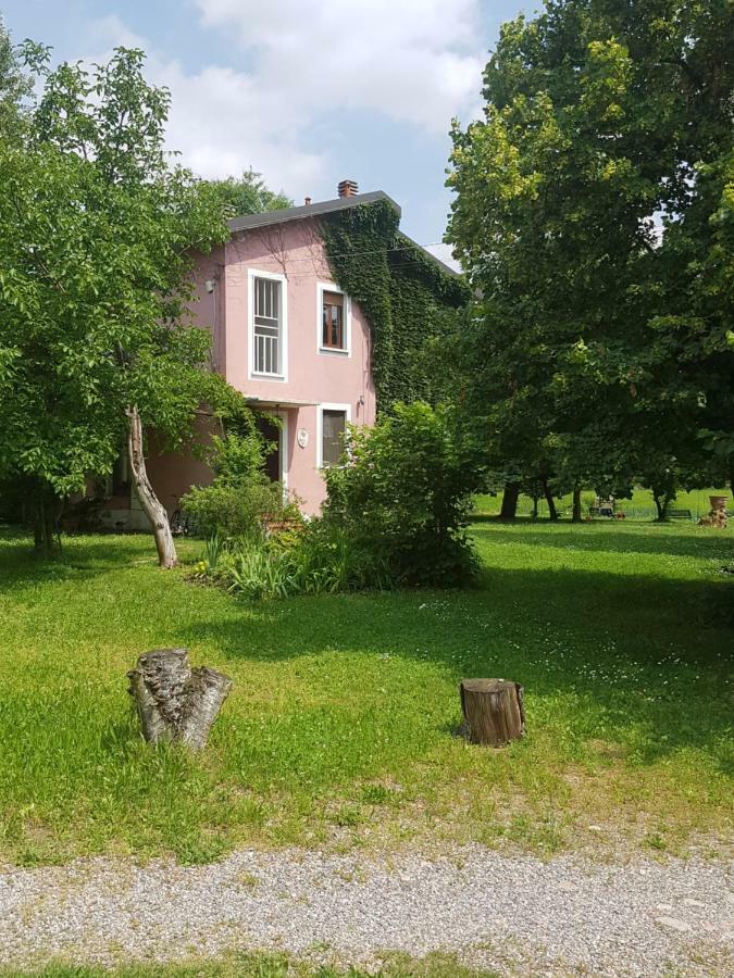 Le Case Nel Bosco Vanzago Exterior foto